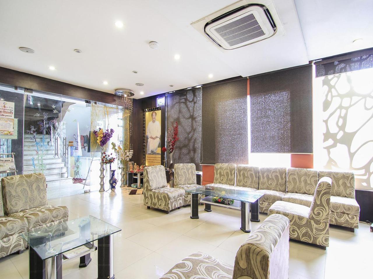 Oyo 3683 De Global Park Hotel Hasanganj Exterior foto