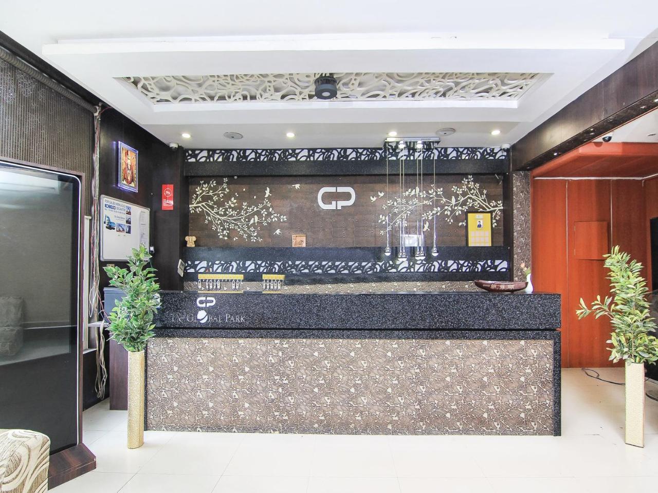 Oyo 3683 De Global Park Hotel Hasanganj Exterior foto