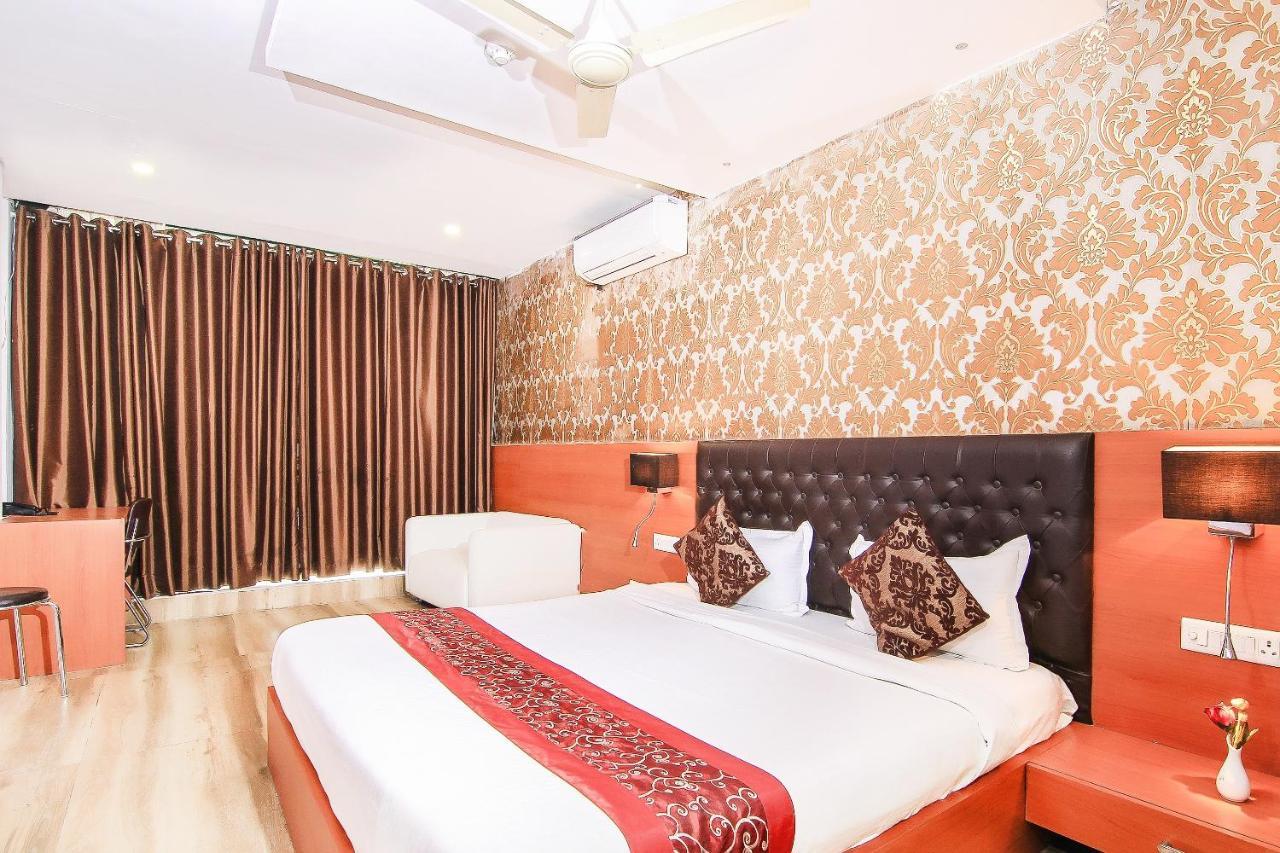 Oyo 3683 De Global Park Hotel Hasanganj Exterior foto